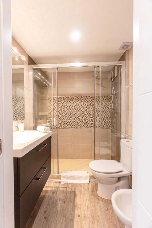 Holidays, Tripp, 1 Dormitorio, 4 Personas, Terraza Apartment